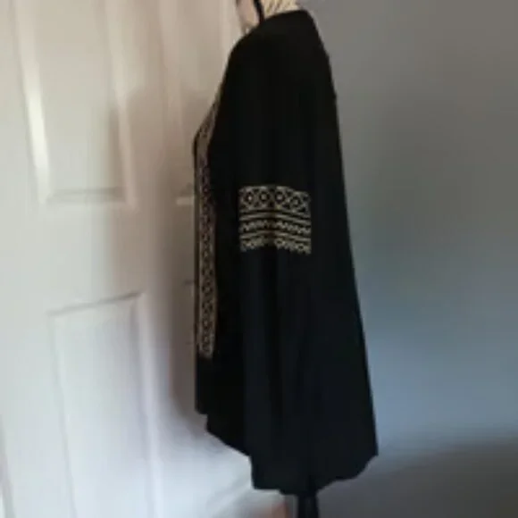 NWT - Sheryl Crow Embroidered Tunic Blouse - Size S - Picture 2 of 8